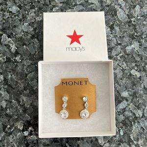Women’s earrings